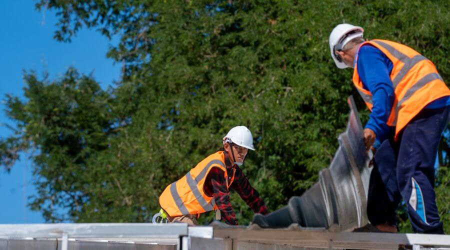 Professional gutter cleaning in Millwood, KY
